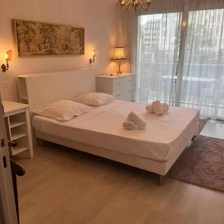 Апартаменты Juan Les Pins Centre Le France Grand 3p Vue *